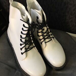 NEW White Lace Up Boots, Sz 38